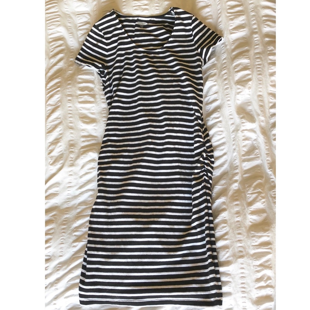 Old Navy black & white stretchy maternity dress.